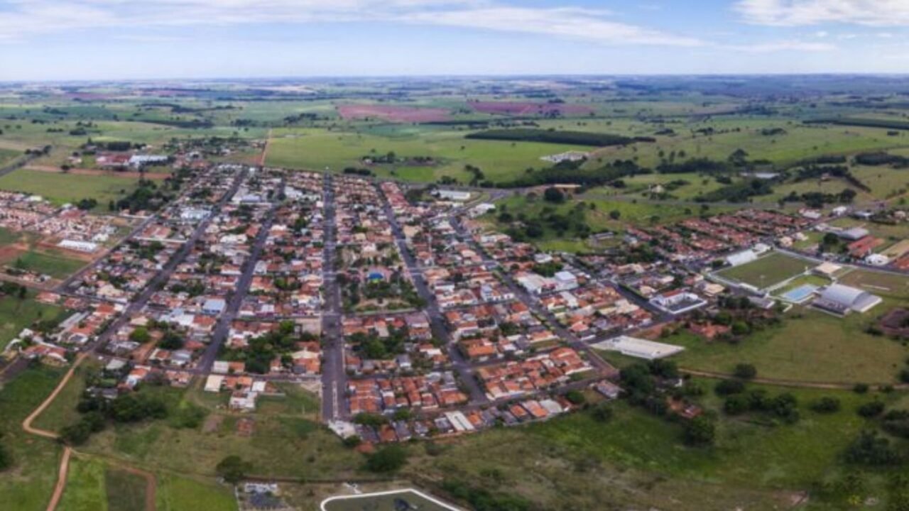Moradores de Macedônia votam para prefeito e vice no dia do 2º turno das eleições 2026