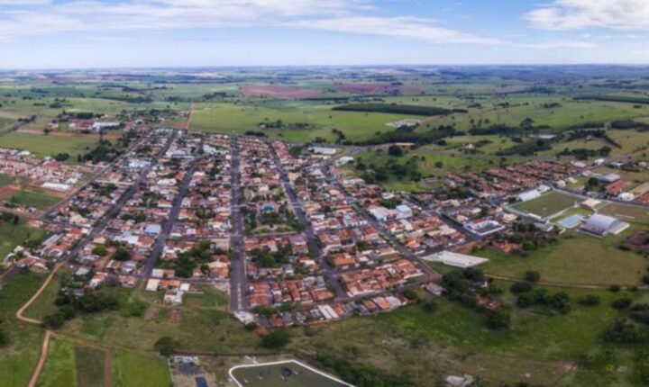 Moradores de Macedônia votam para prefeito e vice no dia do 2º turno das eleições 2026