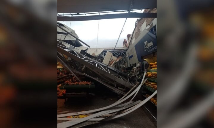 Parte de teto de supermercado desaba e mata uma pessoa durante temporal em Araçatuba