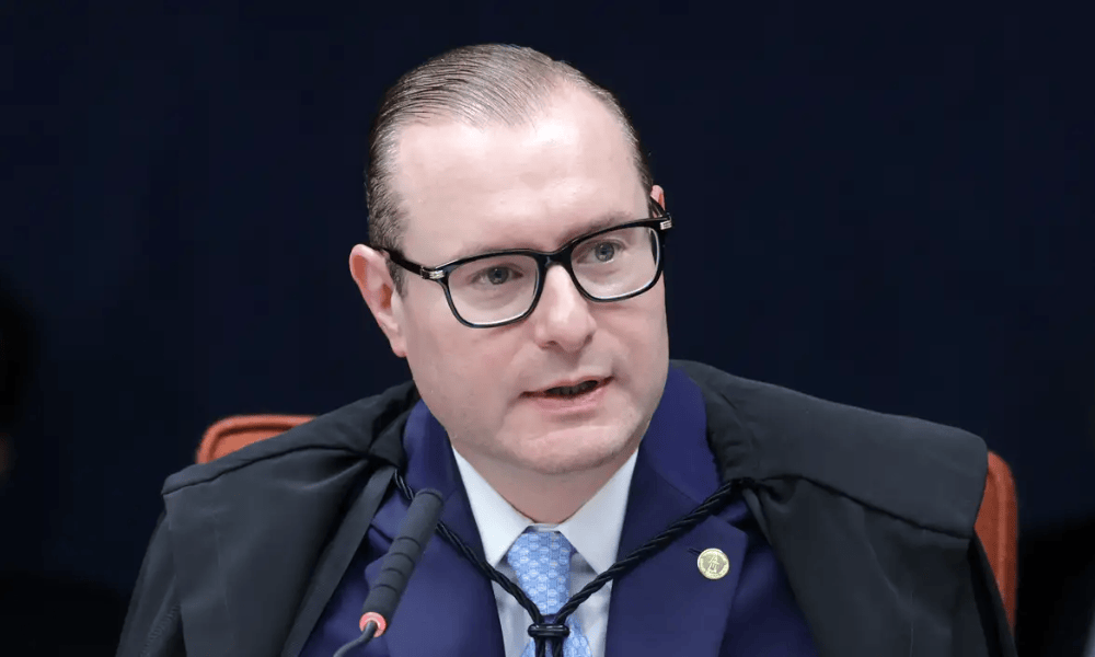 Zanin exige explicações do TSE sobre anulação de votos de Garotinho no RJ