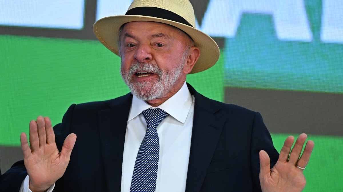 Equipe de Lula responde TSE e aceita desafio de Flávio sobre sigilos