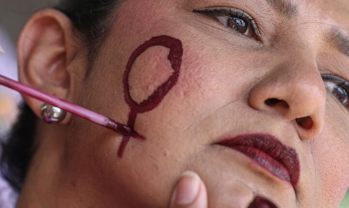 Aumentam agressões políticas em mês de luta contra violência à mulher