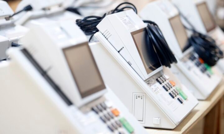 Estado de SP começa a preparar mais de 114 mil urnas para o 2º turno