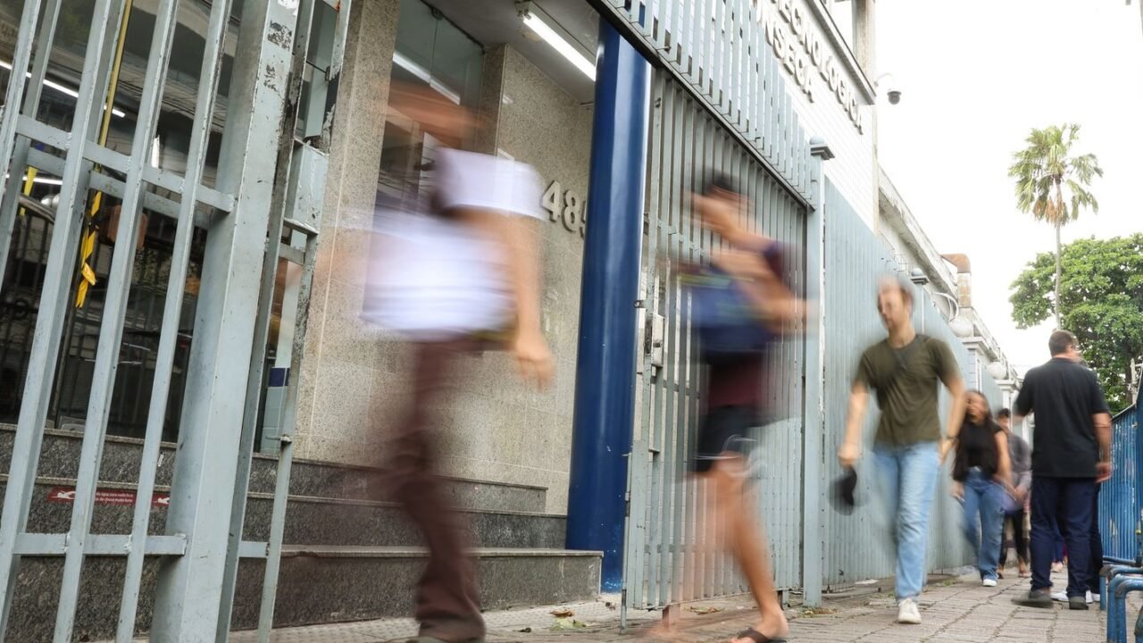 Termina neste domingo prazo escolher idioma da prova do Enem 2026