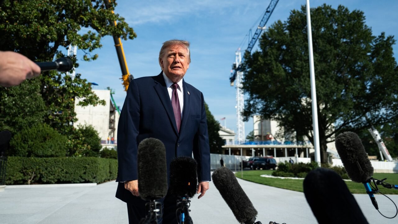 Trump escolhe comentarista conservadora para ser a nova porta-voz da Casa Branca