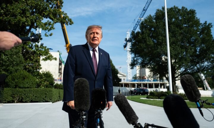 Trump escolhe comentarista conservadora para ser a nova porta-voz da Casa Branca