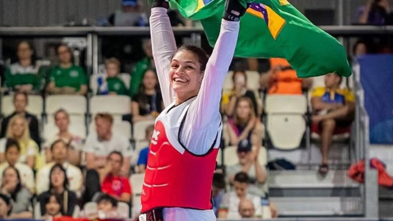 Maria Clara Pacheco é ouro em 3ª etapa do Grand Prix de taekwondo