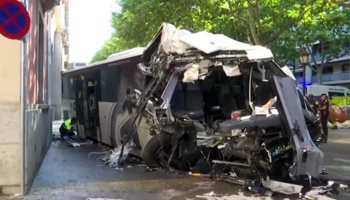 Acidente de ônibus na Espanha deixa feridos  • Reprodução/FORTA