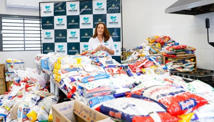 Carnavirou_Alimentos_arrecadados_primeira_dama_1ecceec1cf