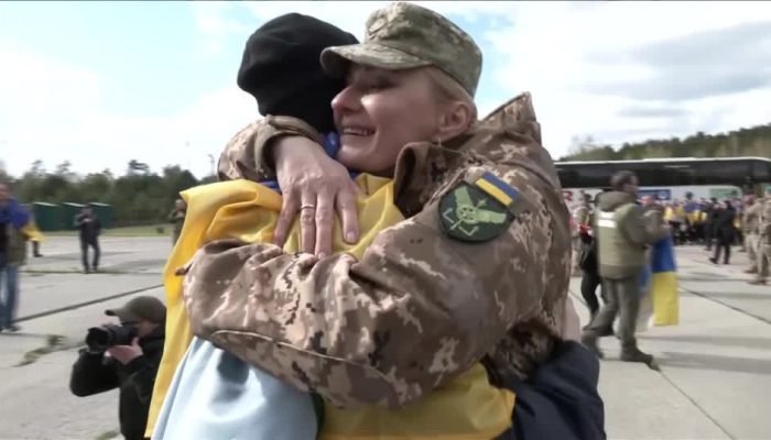 Rússia e Ucrânia trocam 205 prisioneiros de guerra cada  • Reuters