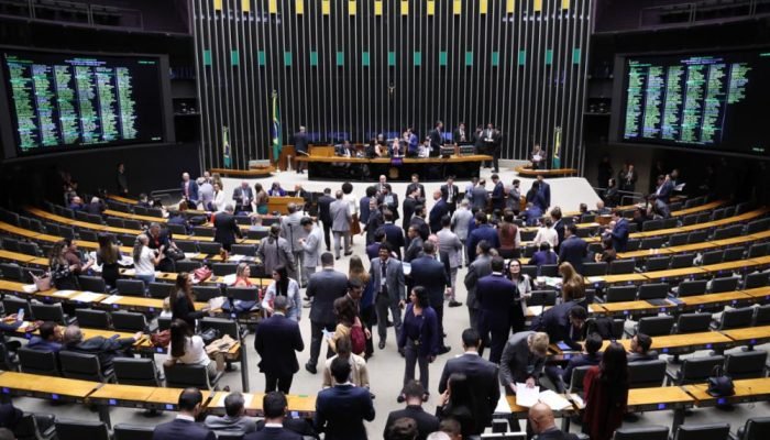 Plenário da Câmara dos Deputados apreciou nesta quarta-feira (27) a Proposta de Emenda à Const...