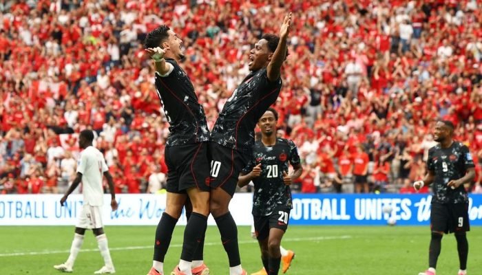 Canadá marca nos acrescímos e elimina a África do Sul na Copa do Mundo AFP