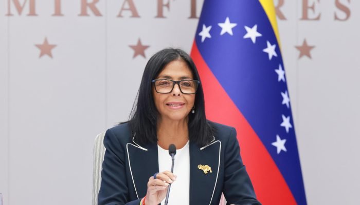 A ditadora interina da Venezuela, Delcy Rodríguez, em participação por vídeo em fórum sobre ...