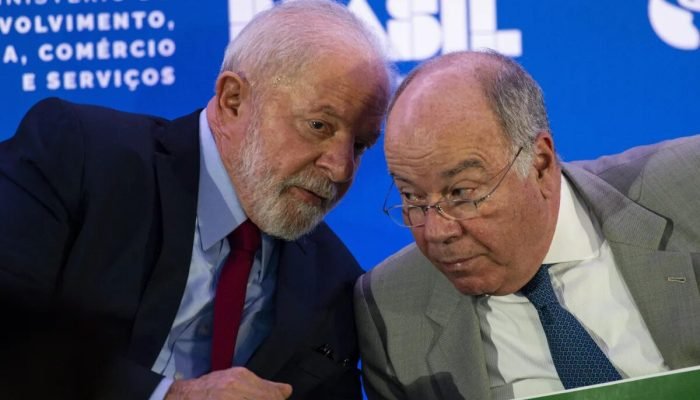 O Ministério das Relações Exteriores do Brasil informa que acompanha “com preocupação” o...