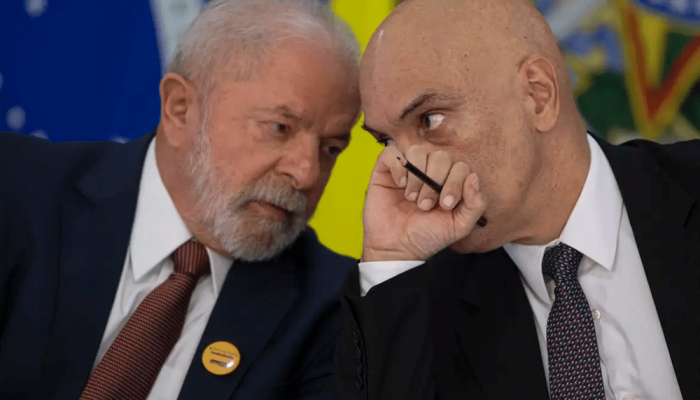 Alexandre de Moraes participou da cerimônia que Lula sancionou o chamado 'Pix Pensão Alimentíc...