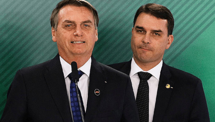 jair-bolsonaro-flavio-bolsonaro-24-06-2019 Valter Campanato/Agência Brasil