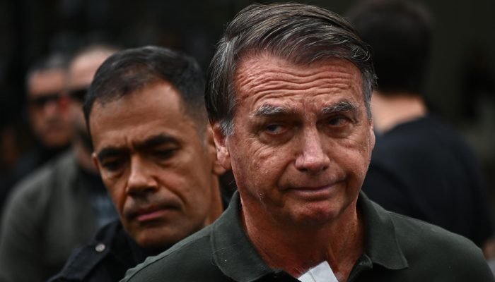 O ex-presidente Jair Bolsonaro: questão não é o direito de Jair Bolsonaro de escrever cartas, ...