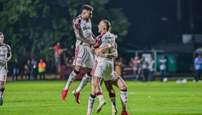 O duelo acontece pela 14ª rodada da competição e coloca frente a frente duas equipes em moment...