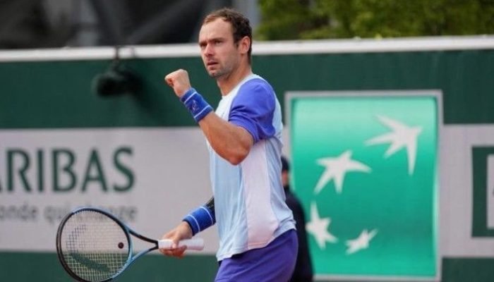 Roman Safiullin, próximo adversário de João Fonseca em Wimbledon  • Cedric Lecocq / FFT
